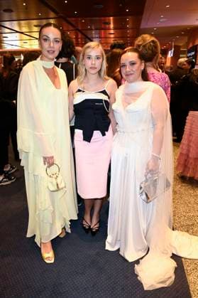 Janina Uhse, Milena Tscharntke und Dilara Aylin-Ziem bei der 75. Verleihung des Deutschen Filmpreises 2025 im Theater am Potsdamer Platz. Berlin, 09.05.2025