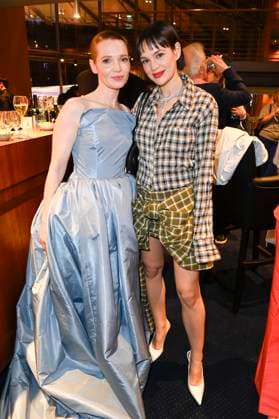 Karoline Herfurth und Emilia Schüle bei der 75. Verleihung des Deutschen Filmpreises 2025 im Theater am Potsdamer Platz. Berlin, 09.05.2025