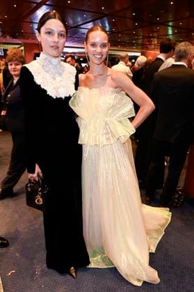 Lary Müller und Taynara Wolf bei der 75. Verleihung des Deutschen Filmpreises 2025 im Theater am Potsdamer Platz. Berlin, 09.05.2025
