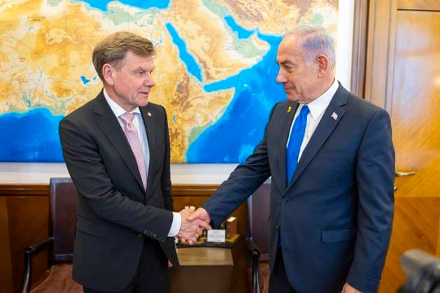 Bilder des Jahres 2025, News 05 Mai Johann Wadephul (CDU), Bundesaussenminister, reist nach Israel und in die Palaestinensischen Gebiete. Hier mit dem Ministerpraesidenten des Staates Israel, Benjamin Netanjahu . Jerusalem, 11.05.2025. Fotografiert im Auftrag des Auswaertigen Amtes Jerusalem Israel *** Johann Wadephul CDU , Federal Foreign Minister, travels to Israel and the Palestinian Territories Here with the Prime Minister of the State of Israel, Benjamin Netanyahu Jerusalem, 11 05 2025 Photographed on behalf of the Federal Foreign Office Jerusalem Israel Copyright: xThomasxImo AAx