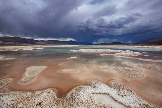 Creative Highlights World Laguna Verde Fantastic Scenic landscapes of Northern Argentina. Beautiful inspiring natural landscapes. Laguna Verde in Salar Antofalla. (License=RF) Copyright: xZoonar.com GalynaxAndrushkox 23375044
