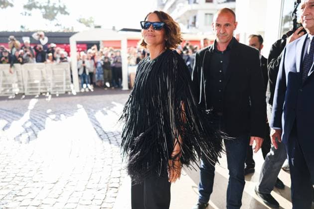 FESTIVAL DE CANNES 2025 FESTIVAL DE CANNES 2025 PHOTOPQR NICE MATIN Sebastien Botella CANNES 12 05 2025 Arrival of the jury in front of the Äôhotel Martinez in Cannes before the opening of the Cannes Film Festival, Monday 12 May 2025 Halle Berry 78th international Cannes film festival takes place may 13th to 24th 2025 CANNES France  Copyright: xPHOTOPQR NICExMATIN MAXPPPxSebastienxBotellax 20250512NIM1570 20250512NIM1570