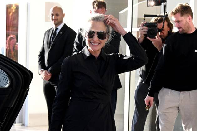 Cannes, 78th Cannes Film Festival 2025. Personalities arrivals at Hotel Martinez in Cannes In the photo: Andie MacDowell  Copyright: xMangiarotti Ipax xipa-agency.netx xPoolxPhotoxEventsx05x IPA_Agency_IPA57587688