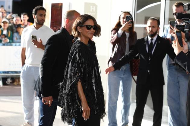 May 12, 2025, Cannes, Cote D azur, France: Jury member HALLE BERRY poses for photos ahead of the official Jury Dinner of the 78th Annual Cannes Film Festival in Cannes, France Cannes France - ZUMAc179 20250512_zep_c179_056 Copyright: xMickaelxChavetx