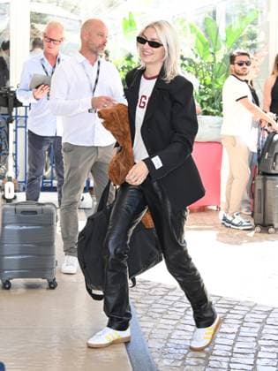 Cannes, France: Cannes, 78th Cannes Film Festival 2025 - day 1 - Arrivals at the Hotel Martinez Pictured; guest Cannes France  - ZUMAp169 20250513_zea_p169_120 Copyright: xManuelexMangiarottix