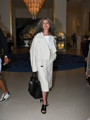 Cannes - Andie MacDowell At Hotel Martinez Andie MacDowell arrives at the Hotel Martinez during 78th Cannes Film Festival in Cannes, France on May 13, 2025. Photo by Manuele Mangiarotti IPA ABACAPRESS.COM Paris France  Copyright: xMangiarottixManuele IPA ABACAx