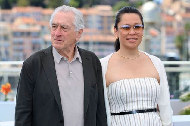 Robert De Niro mit Freundin Tiffany Chen beim Photocall anlässlich der Verleihung der Goldenen Ehrenpalme für sein Lebenswerk auf dem Festival de Cannes 2025 78. Internationale Filmfestspiele von Cannes am Palais des Festivals. Cannes, 13.05.2025
