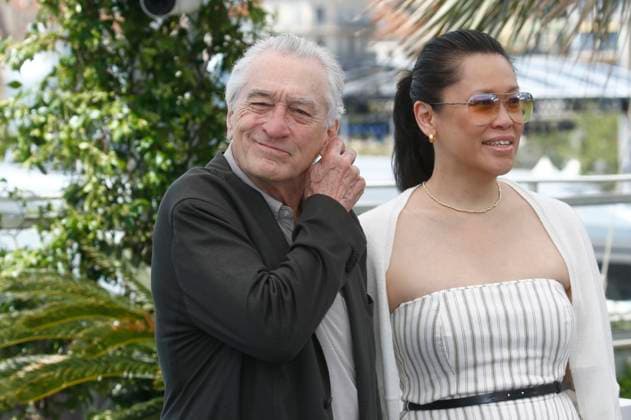 Robert De Niro mit Freundin Tiffany Chen beim Photocall anlässlich der Verleihung der Goldenen Ehrenpalme für sein Lebenswerk auf dem Festival de Cannes 2025 78. Internationale Filmfestspiele von Cannes am Palais des Festivals. Cannes, 13.05.2025
