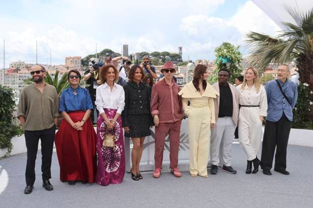 Carlos Reygadas, Payal Kapadia, Leila Slimani, Halle Berry, Jeremy Strong, Juliette Binoche, Dieudo Hamadi, Alba Rohrwacher undHong Sang-soo beim Photocall der internationalen Jury auf dem Festival de Cannes 2025 78. Internationale Filmfestspiele von Cannes am Palais des Festivals. Cannes, 13.05.2025