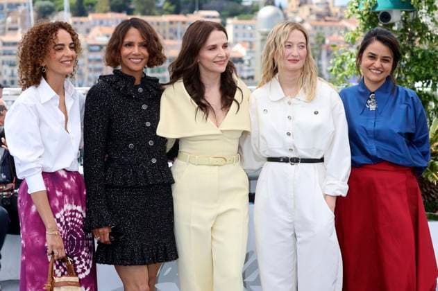 Entertainment Bilder des Tages Leila Slimani, Halle Berry, Juliette Binoche, Alba Rohrwacher und Payal Kapadia beim Photocall der internationalen Jury auf dem Festival de Cannes 2025 78. Internationale Filmfestspiele von Cannes am Palais des Festivals. Cannes, 13.05.2025