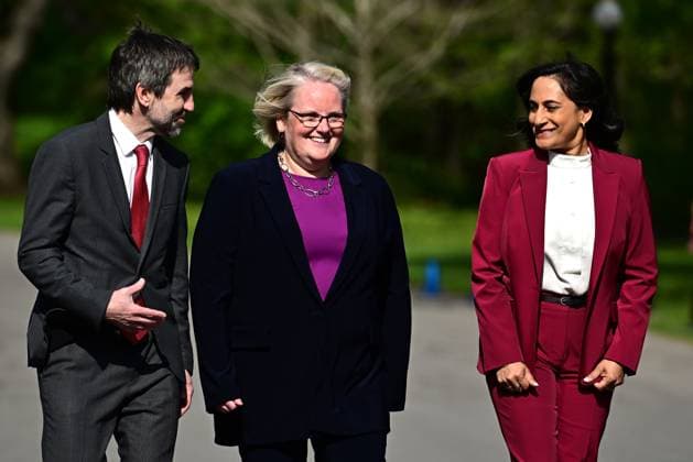 May 13, 2025, Ottawa, On, Canada: Steven Guilbeault, left to right, Jill McKnight and Anita Anand arrive for a cabinet swearing-in at Rideau Hall in Ottawa on Tuesday, May 13, 2025. Ottawa Canada  - ZUMAc35_ 20250513_zaf_c35_023 Copyright: xSpencerxColbyx