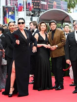 Cannes, Cannes, France: Cannes, 78th Cannes Film Festival 2025 - Evening 1 - Opening Night - Opening Ceremony. In the photo Anna Ferzetti and Pierfrancesco Favino and Rossy De Palma Cannes France  - ZUMAp169 20250513_zea_p169_944 Copyright: xSimonexComix