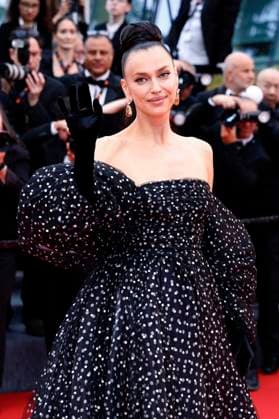 Irina Shayk bei der Opening Ceremony mit der Premiere des Kinofilms Partir un jour Leave One Day auf dem Festival de Cannes 2025 78. Internationale Filmfestspiele von Cannes im Palais des Festivals. Cannes, 13.05.2025