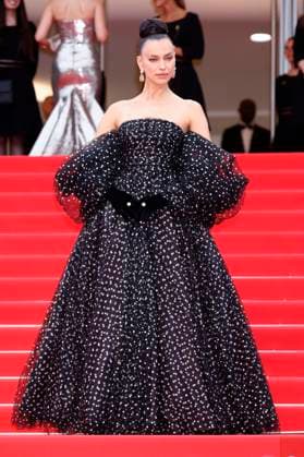 Irina Shayk bei der Opening Ceremony mit der Premiere des Kinofilms Partir un jour Leave One Day auf dem Festival de Cannes 2025 78. Internationale Filmfestspiele von Cannes im Palais des Festivals. Cannes, 13.05.2025