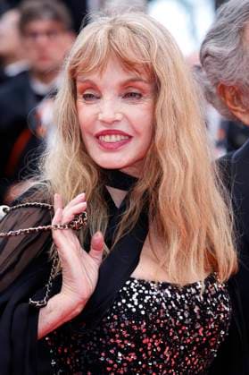 Arielle Dombasle bei der Opening Ceremony mit der Premiere des Kinofilms Partir un jour Leave One Day auf dem Festival de Cannes 2025 78. Internationale Filmfestspiele von Cannes im Palais des Festivals. Cannes, 13.05.2025