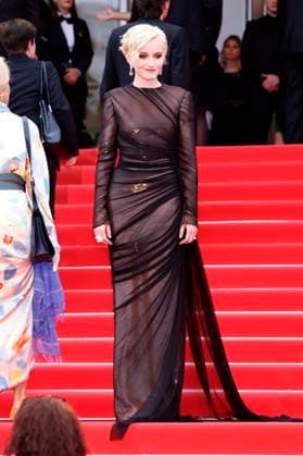 Julia Garner bei der Opening Ceremony mit der Premiere des Kinofilms Partir un jour Leave One Day auf dem Festival de Cannes 2025 78. Internationale Filmfestspiele von Cannes im Palais des Festivals. Cannes, 13.05.2025