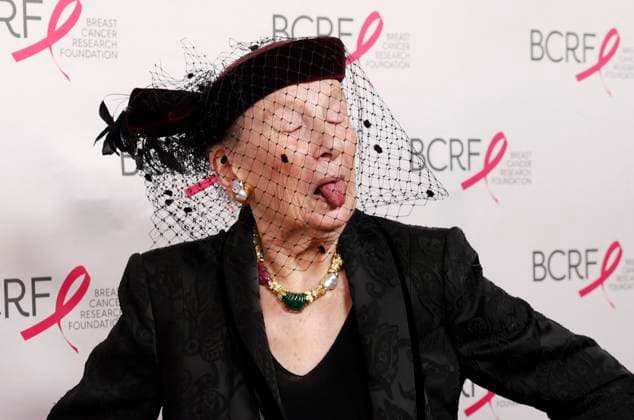 Bilder des Jahres 2025, Entertainment 05 Mai Entertainment Themen der Woche KW20 Entertainment Bilder des Tages Roslyn Goldstein arrives on the red carpet at the Breast Cancer Research Foundation 2025 Hot Pink Party at The Glasshouse on Tuesday, May 13, 2025 in New York City.  NYP20250513217 JOHNxANGELILLO