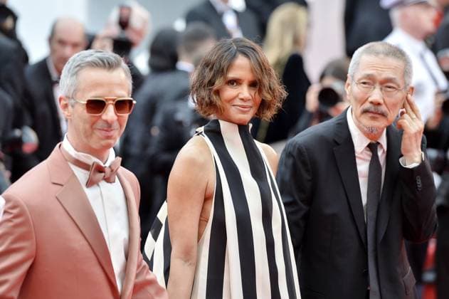 Jeremy Strong, Halle Berry und Hong Sang-so bei der Eröffnungszeremonie und der Partir un jour (LEAVE ONE DAY) Premiere 130525 the Opening Ceremony and LEAVE ONE DAY premiere during the 78th Cannes Film Festival, France
