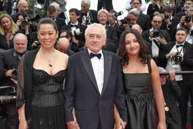 Robert De Niro mit Partnerin Tiffany Chen und Tochter Helen Grace De Niro bei der Eröffnungszeremonie und der Partir un jour (LEAVE ONE DAY) Premiere 130525 the Opening Ceremony and LEAVE ONE DAY premiere during the 78th Cannes Film Festival, France