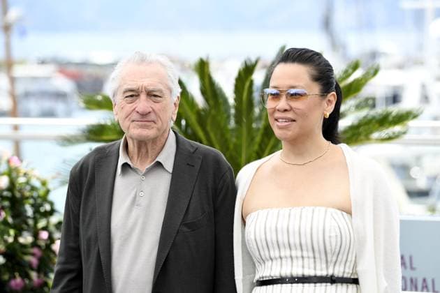 Robert De Niro mit Partnerin Tiffany Chen (er erhält die Goldene Ehrenpalme für sein Lebenswerk) beim Photocall bei den 78. Filmfestspiele in Cannes am 13.05.2025