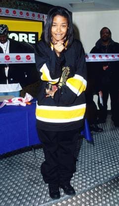 RECORD DATE NOT STATED AALIYAH Ref: 1220 deceased, dead, hockey shirt, yellow stripes, full length, full-length London Great Britain Copyright: xStuartxGrierson CapitalxPicturesx