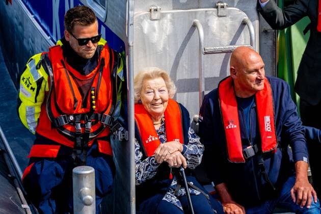 Bilder des Jahres 2025, Entertainment 05 Mai Entertainment Themen der Woche KW20 Entertainment Bilder des Tages Stellendam, The Netherlands, 2025-05-14 11:39:44 STELLENDAM, 14-02-2025, KNRM Princess Beatrix visits the Royal Netherlands Sea Rescue Institution (KNRM) in Stellendam. The visit is dedicated to 200 years of KNRM. Princess Beatrix is the patroness of the KNRM.PHOTO: NLBeeld Credit: NL Beeld Patrick van Emst  Copyright: xx x