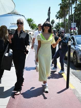 Cannes, France: Cannes, 78th Cannes Film Festival 2025 - day 2 - Irina Shayk on the Croisette Cannes France  - ZUMAp169 20250514_zea_p169_397 Copyright: xManuelexMangiarottix