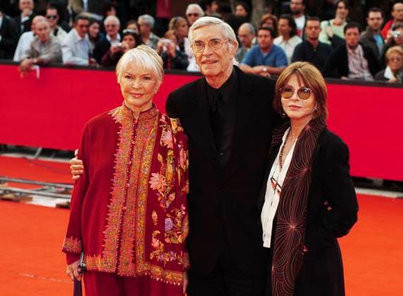 The Actors Studio red carpet at the Rome Film Festival ELLEN BURSTYN, MARTIN LANDAU & LEE GRANT The Actors Studio red carpet at the Rome Film Festival, Rome, Itlay. October 18th, 2006 Ref: CAV half length asian style red black suit jacket floral print Luca Cavallari Rome Italy Copyright: xLucaxCavallari CapitalxPicturesx