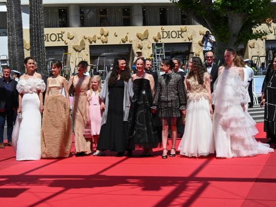 Cannes, France: Cannes, 78th Cannes Film Festival 2025 - day 2 - red carpet of Sound Of Falling In the picture: Luise Heyer, Lea Drinda, Hanna Heckt, Lena Urzendowsky and Susanne Wüst Cannes France  - ZUMAp169 20250514_zea_p169_490 Copyright: xSimonexComix