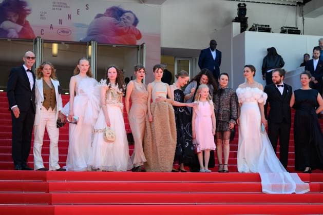 Sound Of Falling Red Carpet NG Lucas Schmidt, Maren Schmitt, Luzia Oppermann, Laeni Geiseler, guest, Susanne Wust, Hanna Heckt, Mascha Schilinski, Lena Urzendowsky, Lea Drinda, Luise Heyer and Louise Peters attending the ‘Sound Of Falling’ Screening and Red Carpet at Palais Des Festivals in Cannes, France on May 14 2025 as part of the 78th Cannes Film Festival. Photo by Nicolas Genin ABACAPRESS.COM Cannes France Copyright: xGeninxNicolas ABACAx