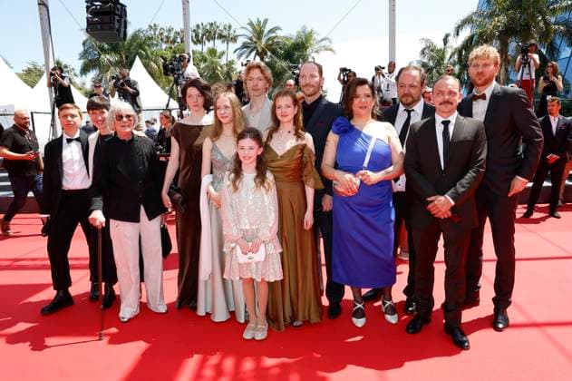 Filip Schnack, Martin Rother, Bärbel Schwarz, Konstantin Londhorsdt, Lucas Prisor und Gäste bei der Premiere des Kinofilms Sound of Falling auf dem Festival de Cannes 2025 78. Internationale Filmfestspiele von Cannes im Palais des Festivals. Cannes, 14.05.2025