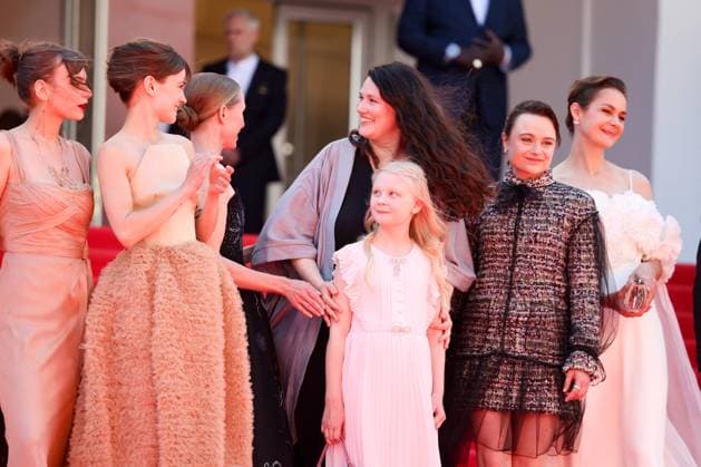 J Montée des marches du film Sound of salling lors du 78ème Festival International du Film de Cannes Guest, Lea Drinda, Susanne Wüst, Hanna Heckt, Mascha Schilinski, Lena Urzendowsky, Luise Heyer Montée des marches du film Sound of salling lors du 78ème Festival International du Film de Cannes, au Palais des Festivals à Cannes On may 14th 2025 Jacovides Moreau Bestimage Red carpet for the movie Sound of falling during the 78th Cannes International Film Festival at the Palais des Festivals in Cannes, France On may 14th 2025 Cannes France  Copyright: xJACOVIDES-MOREAUx xBESTIMAGExJACOVIDES-MOREAUx xBESTIMAGEx