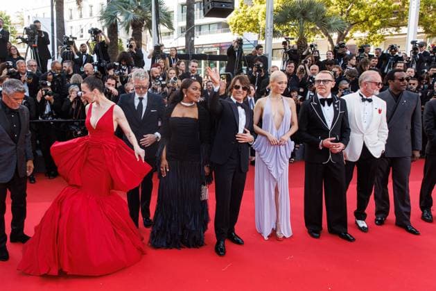 Festival de Cannes - Premiere Mission Impossible The Final Reckoning Esai Morales, Hayley Atwell, Christopher McQuarrie, Angela Bassett, Tom Cruise, Pom Klementieff, Simon Pegg und Tramell Tillman bei der Premiere von Mission: Impossible The Final Reckoning während der 78. Filmfestspiele in Cannes am 14.05.2025. Copyright: xEventpressxKochanx