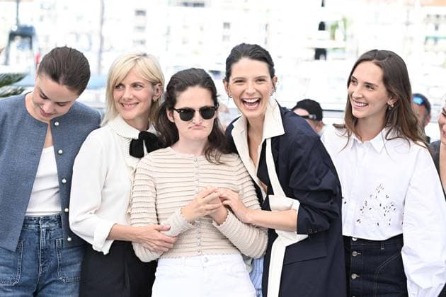 Cannes - Qui Brille au Combat Photocall Actresses Suzu Hirose, Sarah Pachoud, Angelina Woreth, Mélanie Laurent, and Josephine Japy attend the Qui Brille au Combat (The Wonderers) photocall as part of the 78th Cannes Film Festival in Cannes, France on May 15, 2025. Photo by David Niviere ABACAPRESS.COM Cannes Provence-Alpes-Cote d Azur France  Copyright: xNivierexDavid ABACAPRESS.COMx