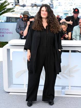 Cannes, Cannes, France: Cannes, 78th Cannes Film Festival 2025 - day 3 - Photocall of the film Sound of Falling. In the photo Mascha Schilinski Cannes France  - ZUMAp169 20250515_zea_p169_059 Copyright: xAlbertoxTerenghix
