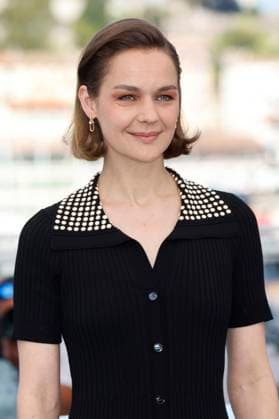 Luise Heyer beim Photocall zum Kinofilm Sound of Falling In die Sonne schauen auf dem Festival de Cannes 2025 78. Internationale Filmfestspiele von Cannes am Palais des Festivals. Cannes, 15.05.2025