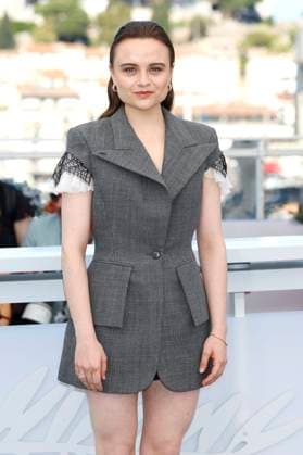 Lena Urzendowsky beim Photocall zum Kinofilm Sound of Falling In die Sonne schauen auf dem Festival de Cannes 2025 78. Internationale Filmfestspiele von Cannes am Palais des Festivals. Cannes, 15.05.2025