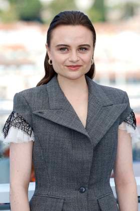 Lena Urzendowsky beim Photocall zum Kinofilm Sound of Falling In die Sonne schauen auf dem Festival de Cannes 2025 78. Internationale Filmfestspiele von Cannes am Palais des Festivals. Cannes, 15.05.2025