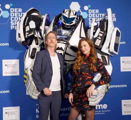Katrin Bauerfeind und Uke Bosse beim Deutschen Computerspielpreis 2025.