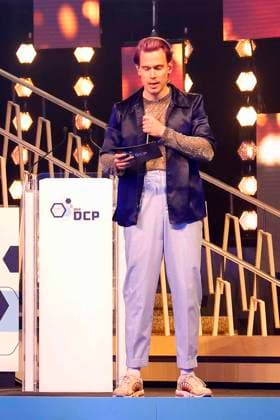 Constantin Conny Höft als Conny Calls Shotgun beim Deutschen Computerspielpreis 2025.