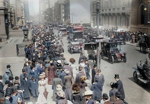 RECORD DATE NOT STATED 5th Ave. - Easter 1911. The 5th Avenue Easter Parade - the Sunday morning Fifth Avenue Easter bonnet stroll. (Colorised black and white print). Copyright:xHeritagexArt HeritagexImagesxBainxNewsxServicex IMAGO, ! ACHTUNG: AUFNAHMEDATUM GESCHÄTZT!  Copyright:HeritagexArt HeritagexImagesxBainxNewsxServicex IMAGO