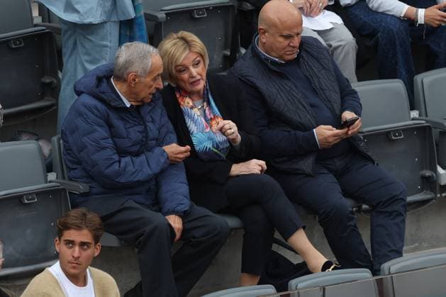 Tennis, Prominente Zuschauer beim Turnier in Rom Tennis VIPs in the Tribune - ATP Master 1000 Quarterfinals, Men s Singles at the Foro Italico in Rome, Jannik Sinner (ITA) against Casper Ruud (NOR) Rome, Italy 05 15 2025: VIPs in the stands (Poalo Bonolis, Davide Bonolis, Calderone, Massimo Giletti, Ferzan Özpetek, Noemi) to watch the Men s Singles Quarter-final match between Jannik Sinner (ITA) and Casper Ruud (NOR) during the Internazionali BNL d Italia 2025 ATP Masters Men s 1000 circuit in Rome at the Foro Italico. Rome italy Italy  Copyright: xIPA ABACAx