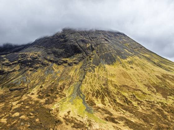 Creative Highlights World Fairy Pools und Wasserfälle aus einer Drohne, Glen Brittle, Black Cuillin, Isle of Skye, Schottland, England, Großbritannien, Europa Fairy Pools and Waterfalls from a drone, Glen Brittle, Black Cuillin, Isle of Skye, Scotland, England, United Kingdom, Europe Copyright: imageBROKER MaciejxOlszewski ibxmao13435766.jpg