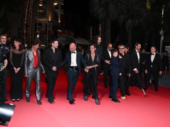 Cannes, Cannes, France: Cannes, 78th Cannes Film Festival 2025 - evening 3 - red carpet of the film Sirat - In the photo: Stefania Gadda, guest, Richard Bellamy, Jade Oukid, Oliver Laxe, Bruno Nunez, Sergi Lopez and Tonin Janvier Cannes France  - ZUMAp169 20250515_zea_p169_1501 Copyright: xSimonexComix