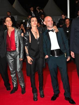 Cannes, Cannes, France: Cannes, 78th Cannes Film Festival 2025 - evening 3 - red carpet of the film Sirat - In the photo: Richard Bellamy, Jade Oukid Cannes France  - ZUMAp169 20250515_zea_p169_1506 Copyright: xSimonexComix