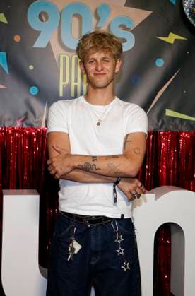 Theo Carow beim Photocall zur Premiere der ersten Staffel der JOYN Serie Messiah Superstar im Bi Nuu Berlin am 15. Mai 2025