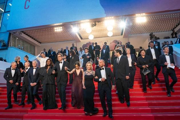 78eme Festival International du Film de Cannes Montée des marches du film Sirat Festival de Cannes 2025 Red carpet Sirat 444325 2025 05 15 Cannes France Drucker, Léa Moll, Dominik Marchand, Gilles Campagne, Valentin Costa Marini, Theo Machado Graner, Solan Malanda, Guslagie Merhar, Stanislas Peronnet, Come Riu, Mathilde Roehrich, Mathilde Turnbull, Jonathan  Copyright: xEstellexCarlierx xStarfacex STAR_444325_015