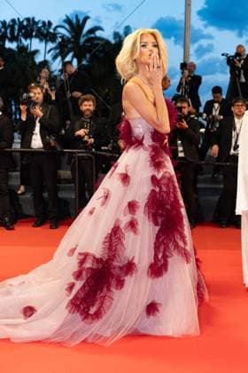 B Montée des marches du film Sirat lors du 78ème Festival International du Film de Cannes Victoria Silvstedt Montée des marches du film Sirat lors du 78ème Festival International du Film de Cannes, au Palais des Festivals à Cannes On may 15th 2025 Olivier Borde Bestimage Red carpet for the movie Sirat during the 78th Cannes International Film Festival at the Palais des Festivals in Cannes, France On may 15th 2025 Cannes France  Copyright: xOLIVIERxBORDEx xBESTIMAGExOLIVIERxBORDEx xBESTIMAGEx