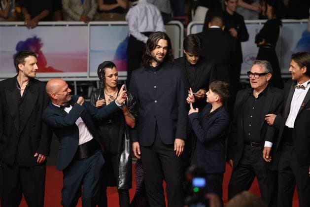 J Montée des marches du film Sirat lors du 78ème Festival International du Film de Cannes Joshua Liam Henderson, Richard Bellamy, Jade Oukid, Óliver Laxe, Bruno Núnez, Sergi Lopez, Tonin Janvier Montée des marches du film Sirat lors du 78ème Festival International du Film de Cannes, au Palais des Festivals à Cannes On may 15th 2025 Jacovides Moreau Bestimage Red carpet for the movie Sirat during the 78th Cannes International Film Festival at the Palais des Festivals in Cannes, France On may 15th 2025 Cannes France  Copyright: xJACOVIDES-MOREAUx xBESTIMAGExJACOVIDES-MOREAUx xBESTIMAGEx