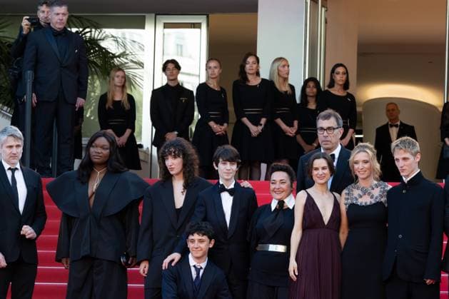 Dossier 137 (Case 137) Red Carpet - The 78th Annual Cannes Film Festival (L-R) Mathilde Riu, Stanislas Merhar, Guslagie Malanda, Cà me Peronnet, Solà n Machado-Graner, Sandra Colombo, Dominik Moll, Mathilde Roehrich, Là a Drucker, Jonathan Turnbull, Gilles Marchand, Theo Costa - Marini and Valentin Campagne attends the Dossier 137 (Case 137) red carpet at the 78th annual Cannes Film Festival at Palais des Festivals on May 15, 2025 in Cannes, France Copyright: xKazukoxWakayamax